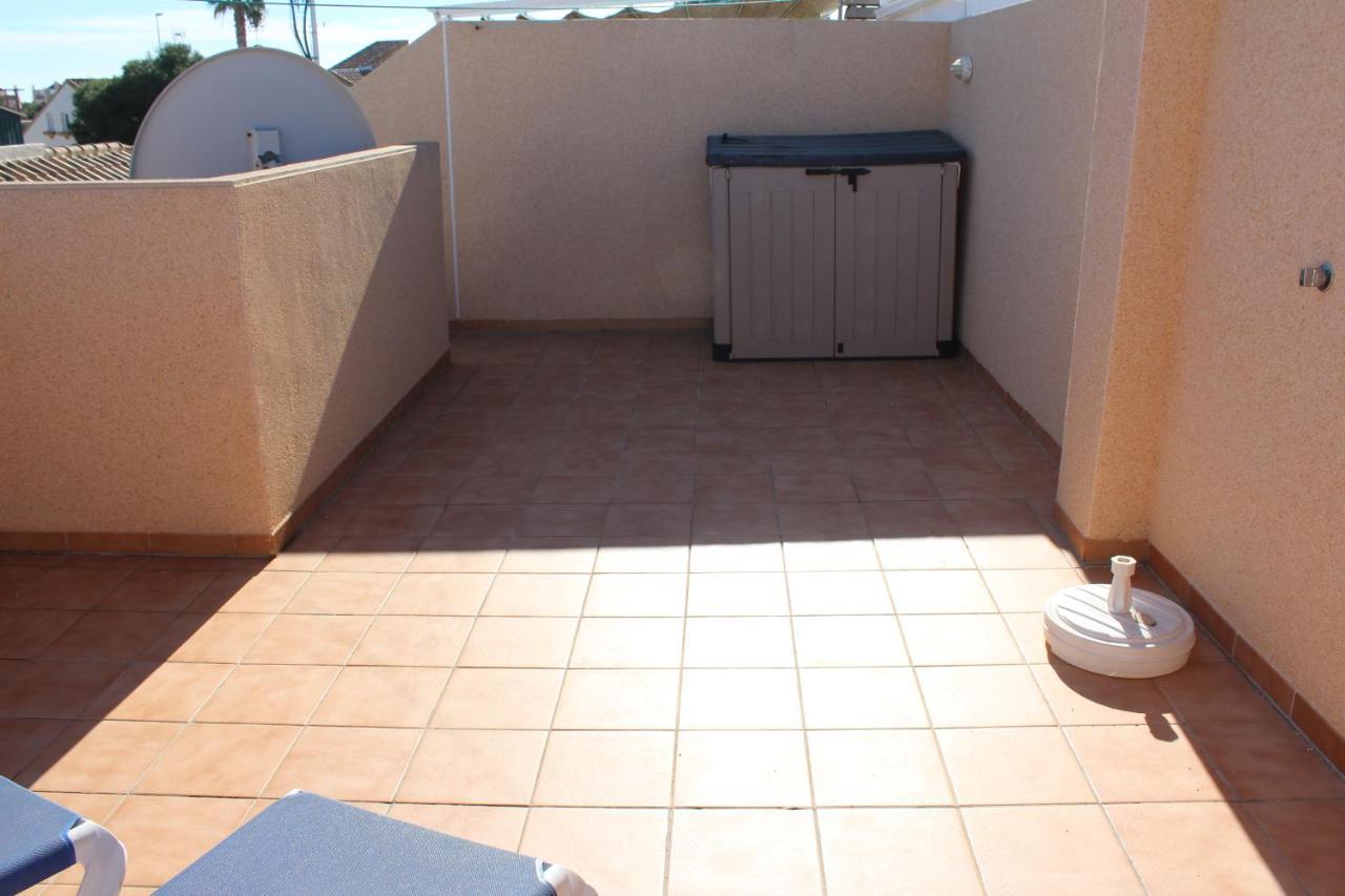 Bungalow With 2 Bedrooms And Roof Terrace In The Center Of La Zenia. Free Wifi. Orihuela Esterno foto
