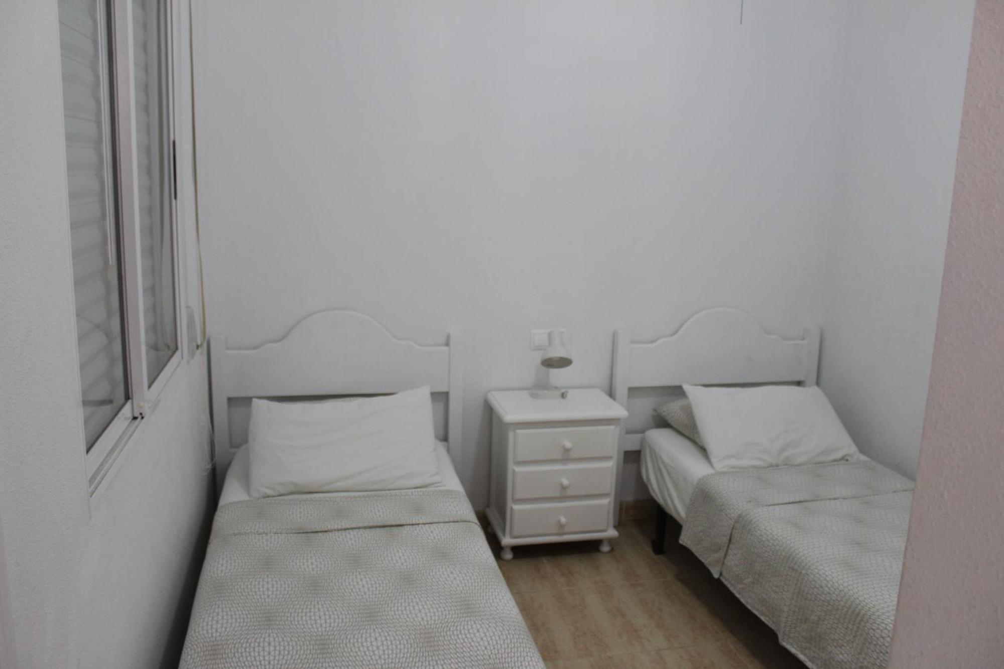 Bungalow With 2 Bedrooms And Roof Terrace In The Center Of La Zenia. Free Wifi. Orihuela Esterno foto