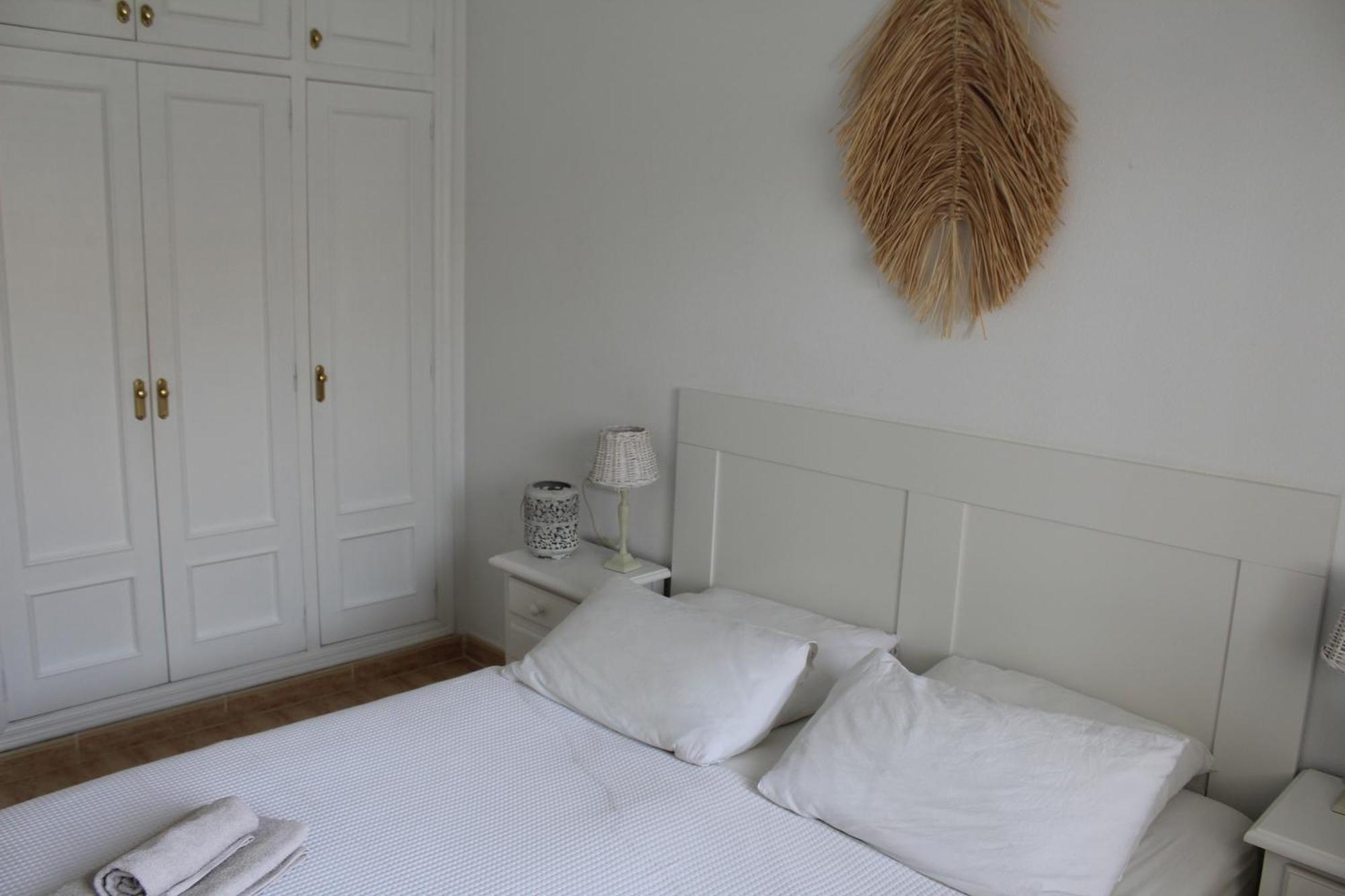 Bungalow With 2 Bedrooms And Roof Terrace In The Center Of La Zenia. Free Wifi. Orihuela Esterno foto