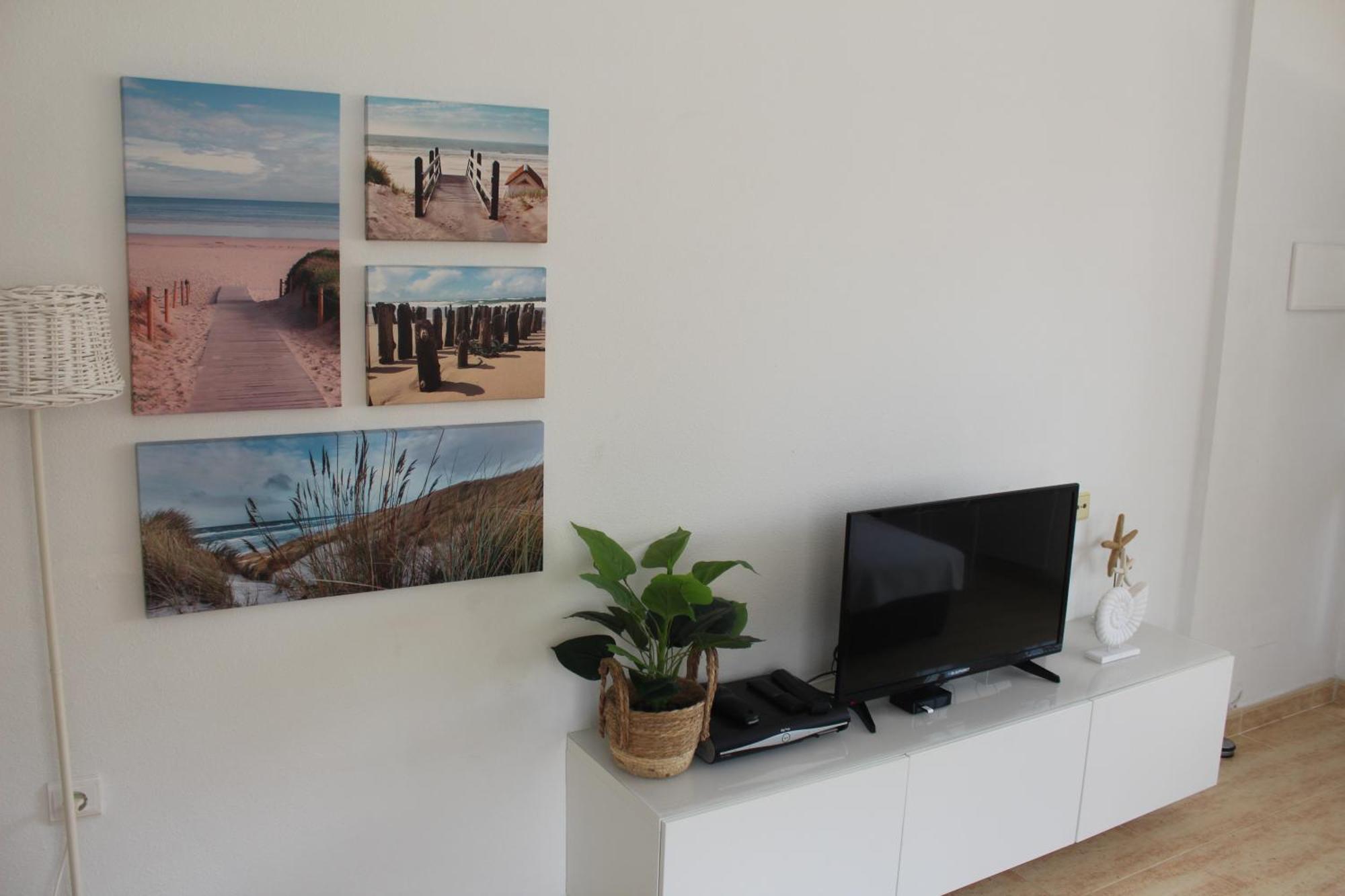 Bungalow With 2 Bedrooms And Roof Terrace In The Center Of La Zenia. Free Wifi. Orihuela Esterno foto
